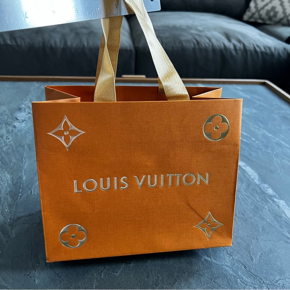 louis vuitton shopping gift bag